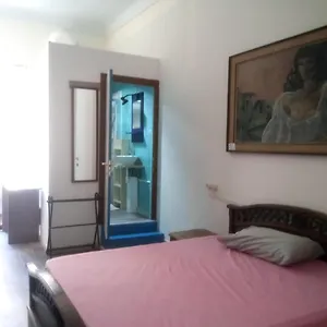  Alloggio in famiglia Ampia Stanza Con Bagno Privato, Centro